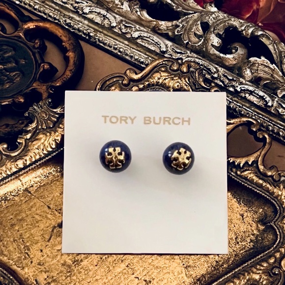 TORY BURCH • Blue Pearl Evie Logo Earrings - Picture 4 of 5